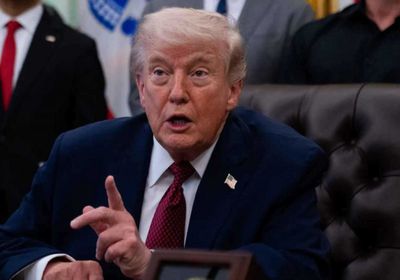 ترامب يمدد تعليق قانون "جونز" للشحن لـ 90 يوماً