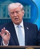 سيناتور أمريكي يطالب ترامب بتدمير إيران