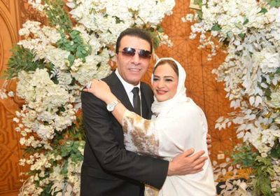 مصطفى كامل يحتفي بذكرى زواجه