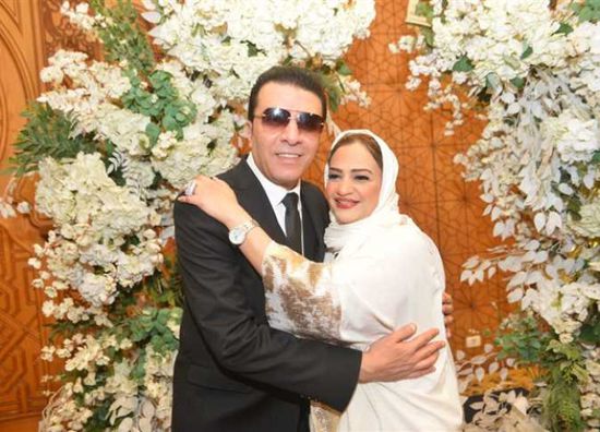 مصطفى كامل يحتفي بذكرى زواجه