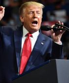 ترامب: نعمل على إزالة ألغام إيرانية من مضيق هرمز حالياً