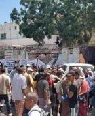 اعتصام الجرحى وأسر الشهداء في عدن للمطالبة بصرف المرتبات
