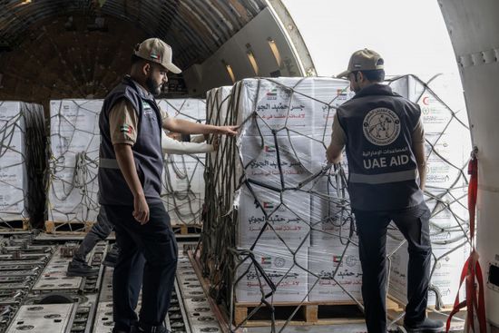 دعماً لغزة.. طائرة إماراتية جديدة محمّلة بـ100 طن من المساعدات تصل العريش