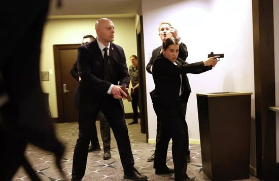 السلطات الأمريكية: تفتش منزل وغرفة فندق منفذ هجوم حفل البيت الأبيض