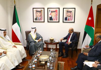 وزير الخارجية الأردني يلتقي نظيره الكويتي