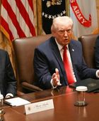 ترامب يعقد اجتماعًا بغرفة عمليات البيت الأبيض بشأن إيران