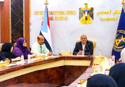 رئيس الجمعية الوطنية يستقبل عددا من القيادات النسوية في عدن