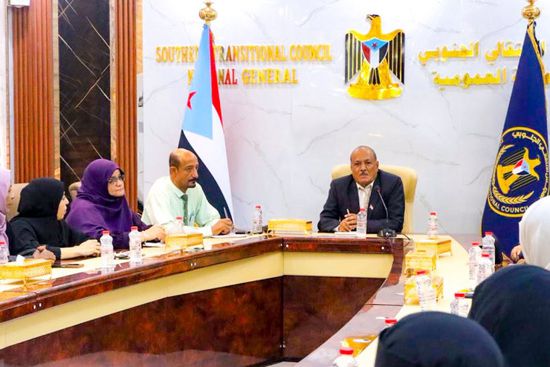 رئيس الجمعية الوطنية يستقبل عددا من القيادات النسوية في عدن