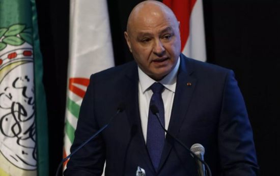 رئيس لبنان يتهم حزب الله بـ"الخيانة"