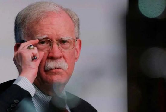 بولتون: على واشنطن استعادة السيطرة على مضيق هرمز عسكريًا