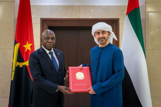تسلمها عبدالله بن زايد.. رئيس الإمارات يتلقى رسالة خطية من نظيره الأنغولي