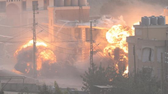 ضربات إسرائيلية تستهدف 20 موقعًا لحزب الله بلبنان