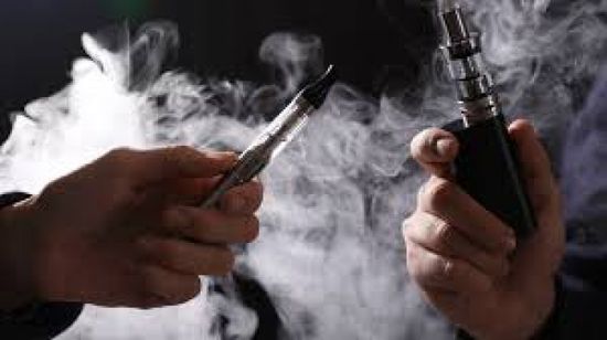 بريطانيا تتجه لتجريم شراء السجائر الإلكترونية للأطفال