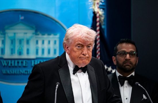 ترامب: إيران في حالة "انهيار كامل".. وتريد فتح المضيق بأسرع وقت