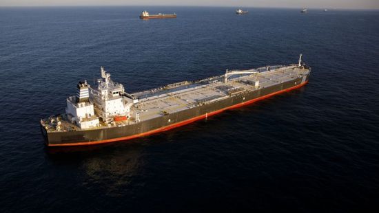 عبور سفن مدنية مضيق هرمز وسط ترقب لآليات "العبور المشروط"