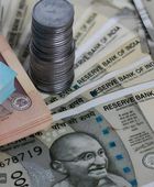 الروبية الهندية تتراجع لأدنى مستوى في 3 أسابيع