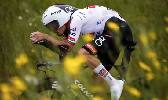 الإمارات للدراجات ثالثًا في انطلاقة طواف روماندي بسويسرا