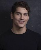 نقل الممثل التركي أوكتاي تشوبوك إلى العناية المركزة بعد وعكة صحية مفاجئة في لشبونة