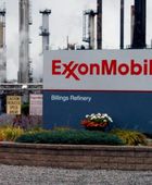 "إكسون موبيل" تدرس بيع محطات وقودها في هونج كونج