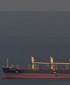 أوكرانيا تطالب إسرائيل باحتجاز سفينة تحمل "حبوباً مسروقة"