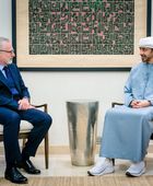 عبدالله بن زايد يستقبل المستشار الأول لرئيس الوزراء الكندي
