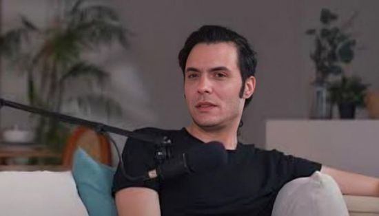 تفاعل واسع مع تصرف أمير عيد في عزاء والد طليقته&hellip; والنقابة تدرس الواقعة