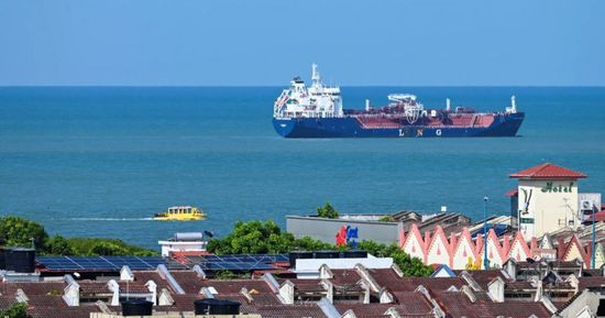 إندونيسيا تنفي نيتها فرض رسوم عبور في مضيق ملقا