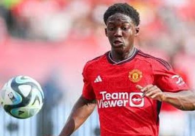ماينو يوقع عقدًا جديدًا مع مانشستر يونايتد حتى عام 2031