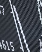 ضغوط بيعية على الأسهم الأوروبية مع ترقب قرارات الفائدة