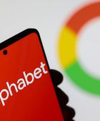 سهم "ألفابت" يقفز 10% بفضل عوائد الذكاء الاصطناعي