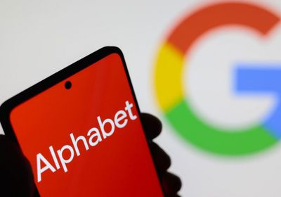 سهم "ألفابت" يقفز 10% بفضل عوائد الذكاء الاصطناعي