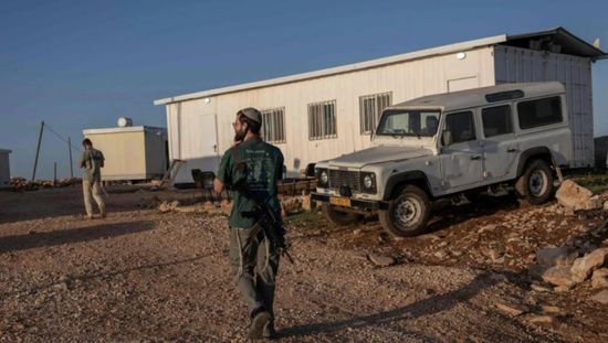 مستوطنون يهاجمون منازل فلسطينيين في شمال الخليل