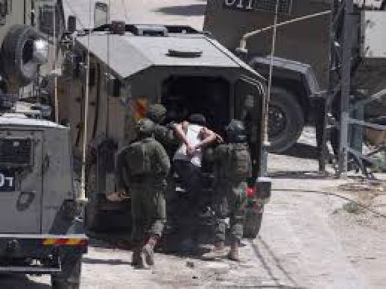 اعتقال فلسطيني ونجله خلال اقتحام إسرائيلي لمخيم عقبة جبر في أريحا