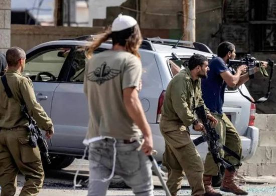 إصابة 6 فلسطينيين جراء هجوم للمستوطنين في الضفة الغربية