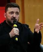زيلينسكي: أوكرانيا استهدفت ناقلتي نفط من أسطول الظل قرب ميناء روسي