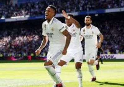ريال مدريد يعبر إسبانيول بثنائية