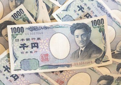 تحذيرات يابانية من تدخل وشيك لدعم الين