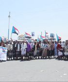 جماهير المحفد تحتشد بمجمع دوفس قبيل التوجه إلى العاصمة عدن