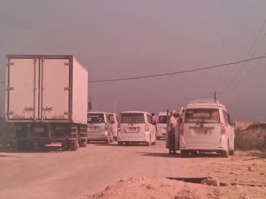 القوات المدعومة سعودياً تغلق خط الضبة لعرقلة زحف المتظاهرين للمكلا