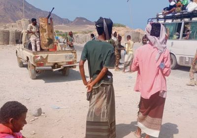 احتجاجات أمام بوابة خط الضبة بعد منع الوفود الشعبية من العبور إلى المكلا