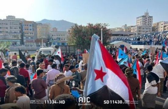 انطلاق مسيرة جماهيرية في المكلا احتفاءً بذكرى إعلان عدن