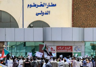 مصر تدين بشدة استهداف مطار الخرطوم الدولي