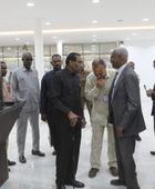 رئيس الوزراء السوداني يتفقد مطار الخرطوم الدولي