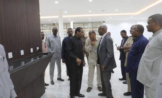 رئيس الوزراء السوداني يتفقد مطار الخرطوم الدولي
