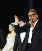 عمرو دياب يرد على جدل حفل زفاف شهير