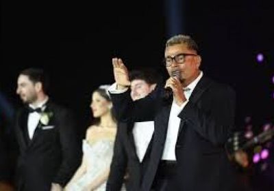عمرو دياب يرد على جدل حفل زفاف شهير