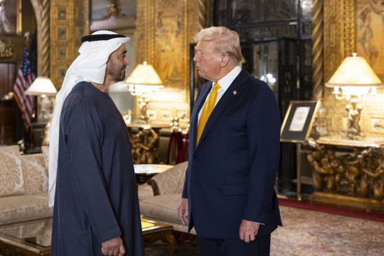 محمد بن زايد يبحث هاتفيًا مع ترامب تطورات المنطقة