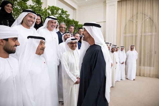 رئيس الإمارات يشيد بدور المساهمين في مبادرات "معاً"