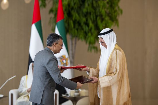 رئيس الإمارات ورئيس وزراء الهند يشهدان توقيع عدد من الاتفاقيات بين البلدين