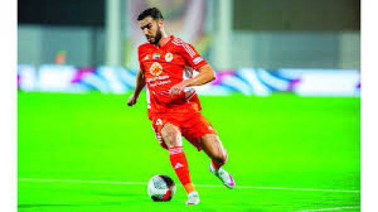 أزارو يسجل هدفين في تعادل عجمان مع النصر بالدوري الإماراتي